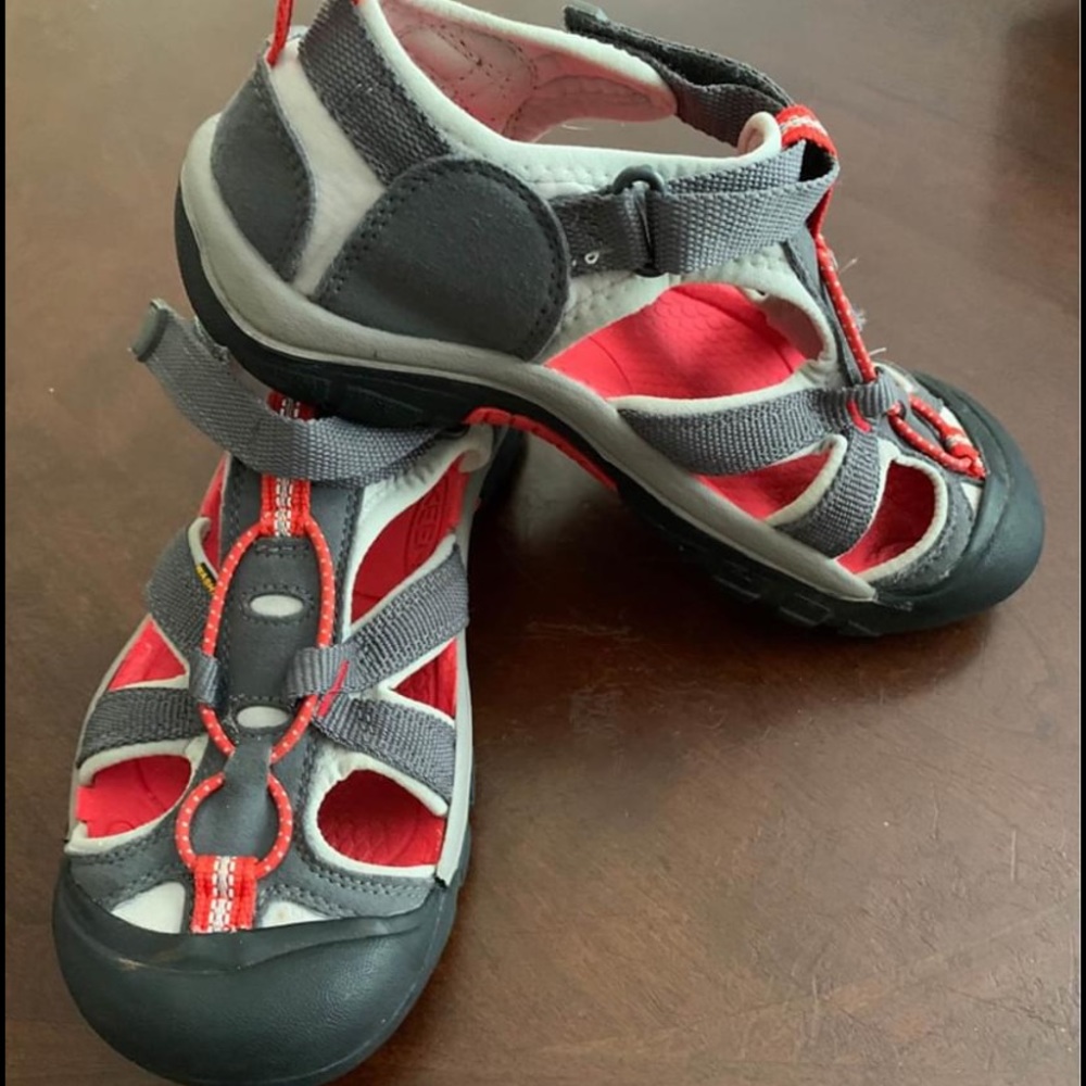 Keen boys sandals.